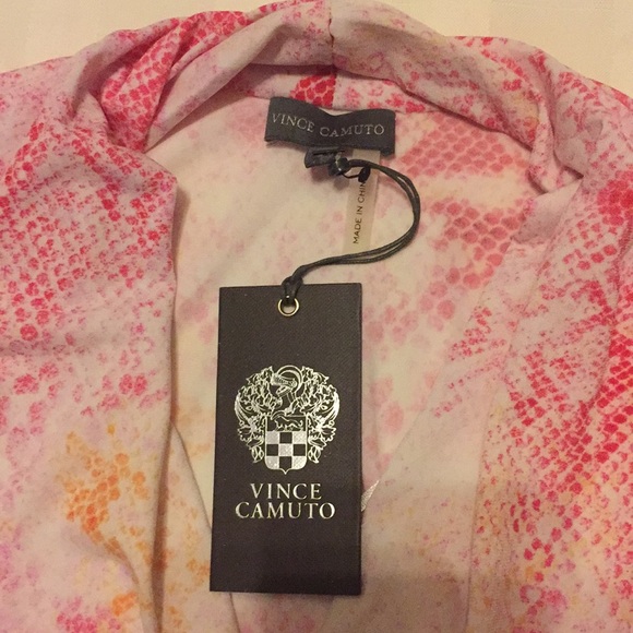 Vince Camuto small sleeveless blouse NWT - Picture 3 of 6